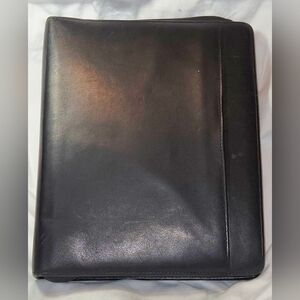 Dayrunner Genuine Leather Zip Around 7 Ring Binder
